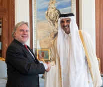 صاحب السمو يستقبل وزير الخارجية اليوناني