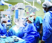                                         تجهيز المستفيات وتدريب الطواقم الطبية                                     