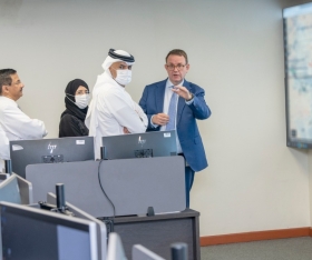 معالي رئيس مجلس الوزراء وزير الداخلية يزور مركز القيادة الوطني للحوادث الصحية