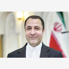 السفير علي صالح آبادي