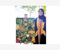 الفنانة سعيدة البدر مع عملها الجديد

