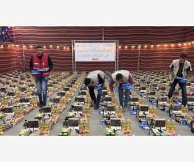 الهلال الأحمر القطري يوزع أكثر من 59 ألف طرد غذائي على الأسر النازحة في قطاع غزة