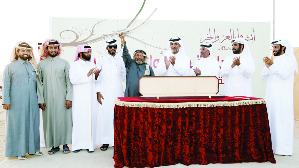 حمد مبخوت ابوفريخ يرفع السيف
