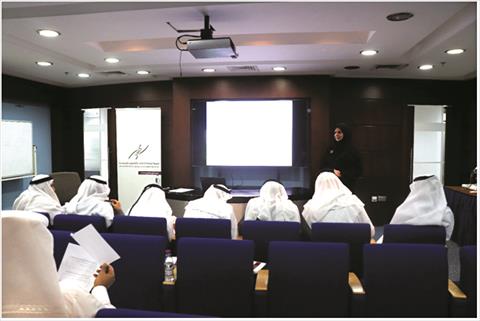 تدريب المتقاعدين على مهارات التواصل الإلكتروني