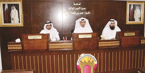 رئيس المجلس البلدي ونائبه والأمين العام