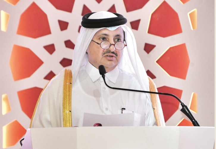 الشيخ خليفة يلقي كلمته