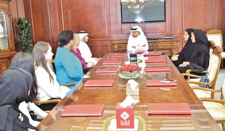 خلال اجتماع د. عبدالباسط الشيبي مع الطلبة
