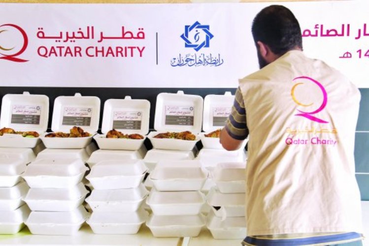 تجهيز موائد الإفطار 