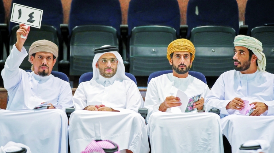 جانب من مزادات نادي السباق والفروسية