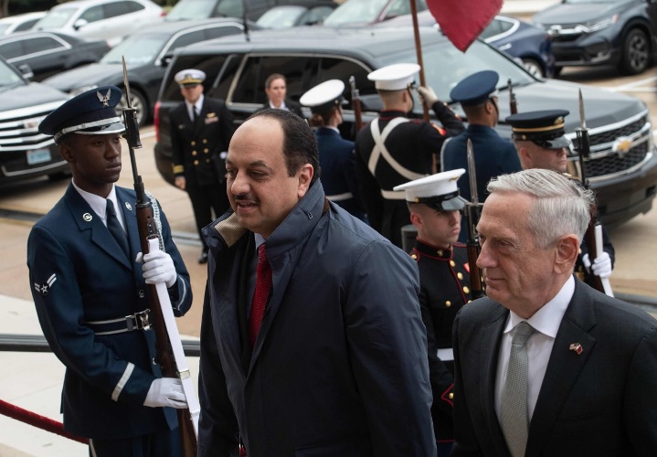 ماتيس خلال لقائه د. العطية - ا ف ب