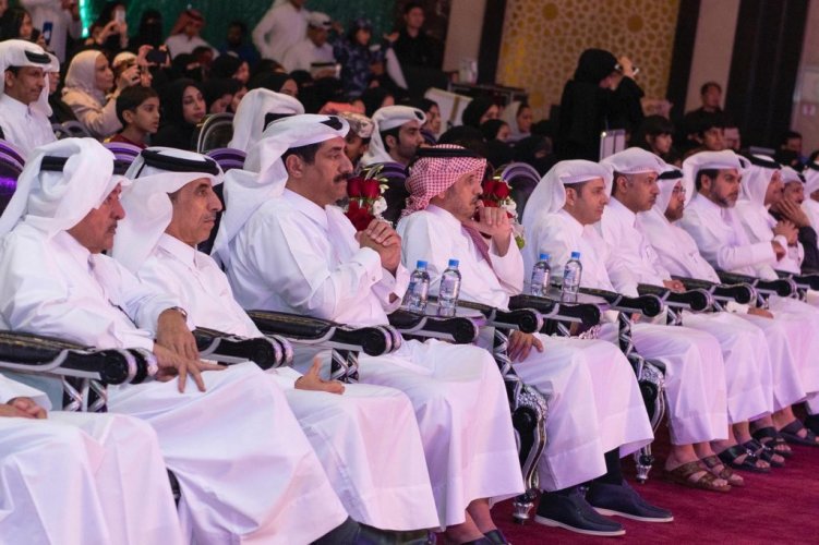                                         معالي رئيس الوزراء خلال حضوره أوبريت 
