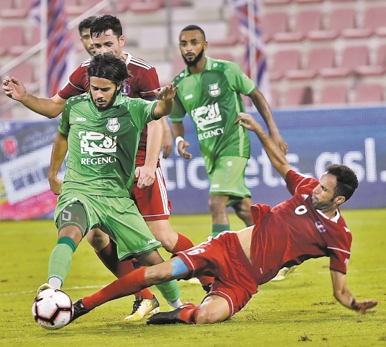  لقطة من لقاء سابق بين الاهلي والشحانية ( ارشيفية ) 