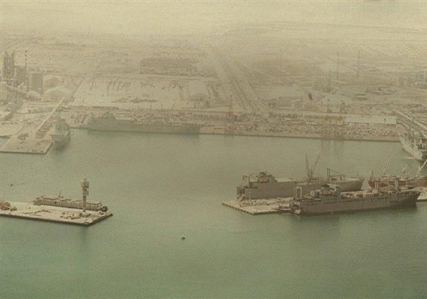 الشرق