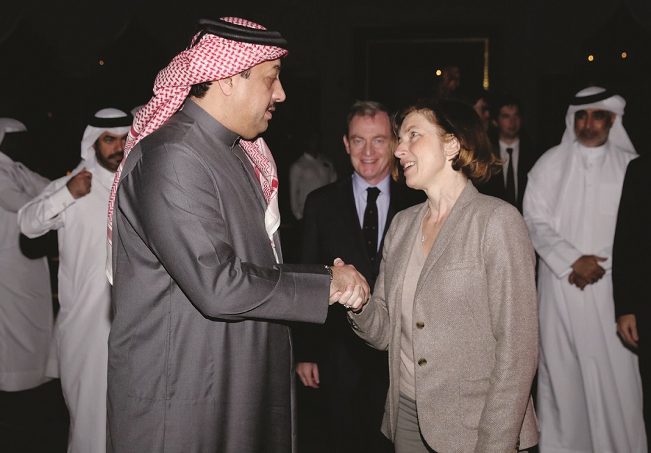 وزير الدولة لشؤون الدفاع يجتمع مع وزيرة الجيوش الفرنسية