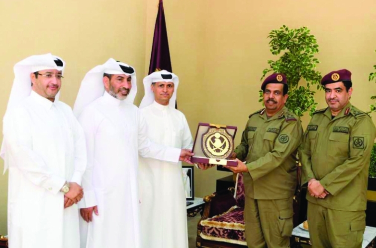 تبادل الهدايا التذكارية 