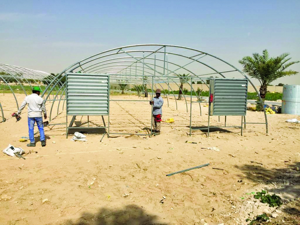 توزيع 350 بيتاً محمياً على 85 مزرعة بالدولة