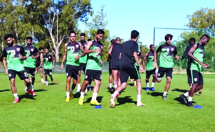 جانب من تدريبات فريق الدحيل