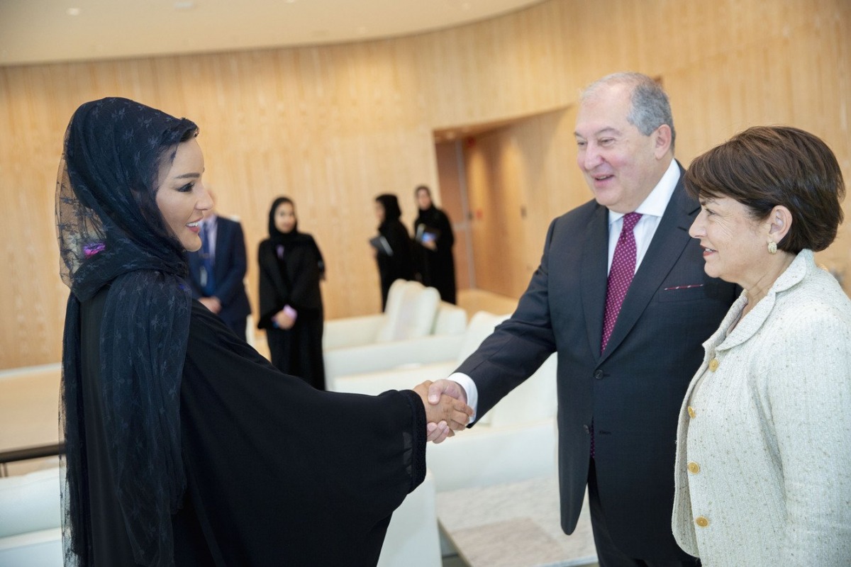  الشيخة موزا تجتمع مع الرئيس الأرميني