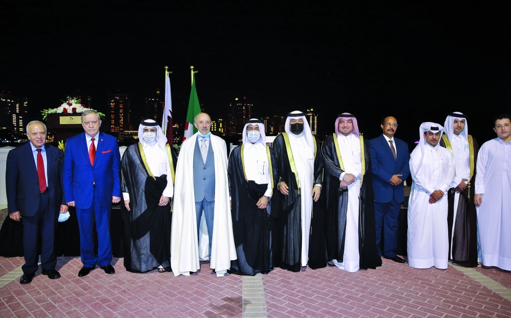 الشرق