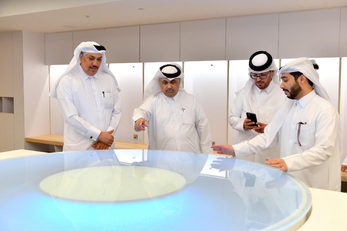 الأستاذ عبدالعزيز معرفي أثناء الجولة في ملعب الثمامة