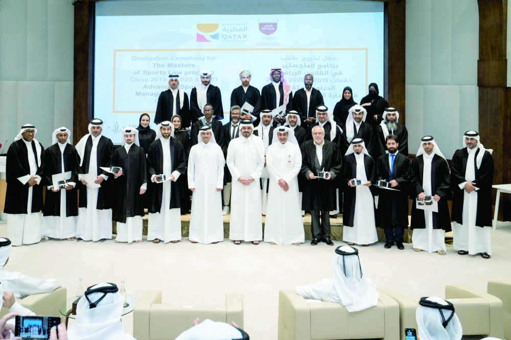  جانب من تكريم خريجي برنامج دبلوم الإدارة المتقدم للمؤسسات الرياضية والأولمبية 
