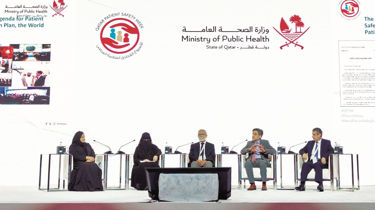 المتحدثون خلال الجلسة الرئيسية