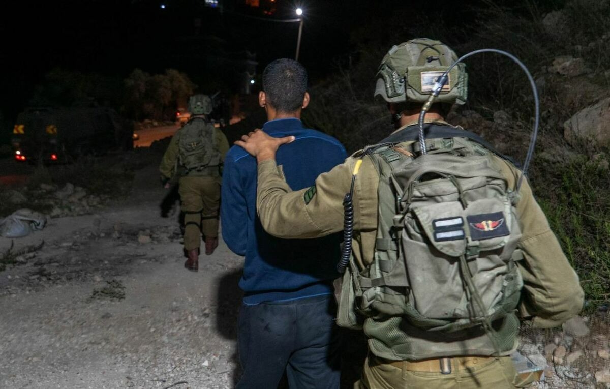 الاحتلال يعتقل 3 فلسطينيين ويقتحم عدة مناطق في الضفة الغربية