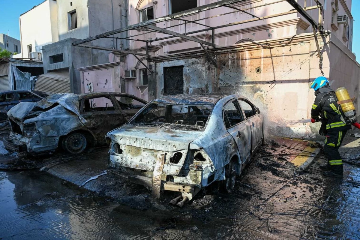 البحرين.. إصابة طفلة جراء الهجمات الإيرانية.. واحتراق مركبات وتضرر منازل