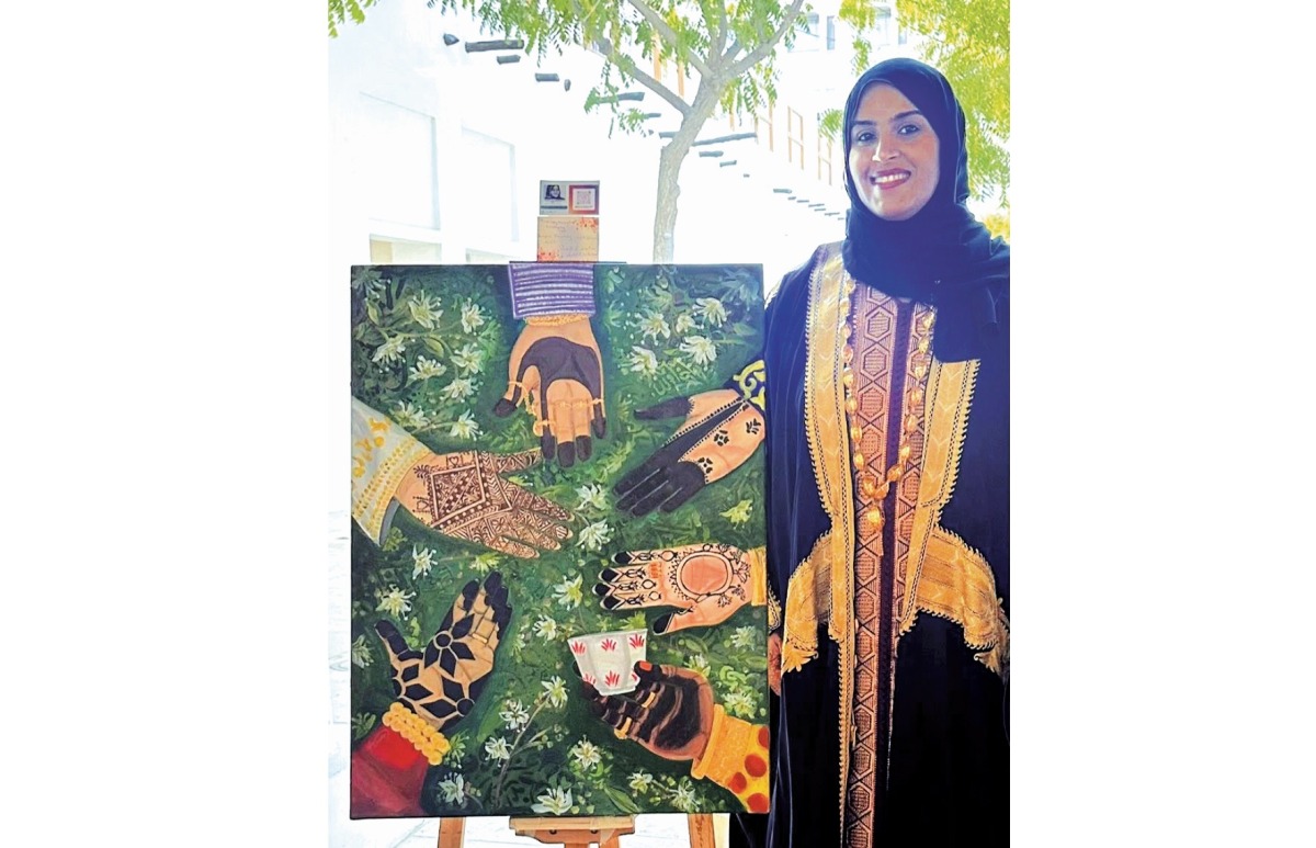 الفنانة سعيدة البدر مع عملها الجديد
