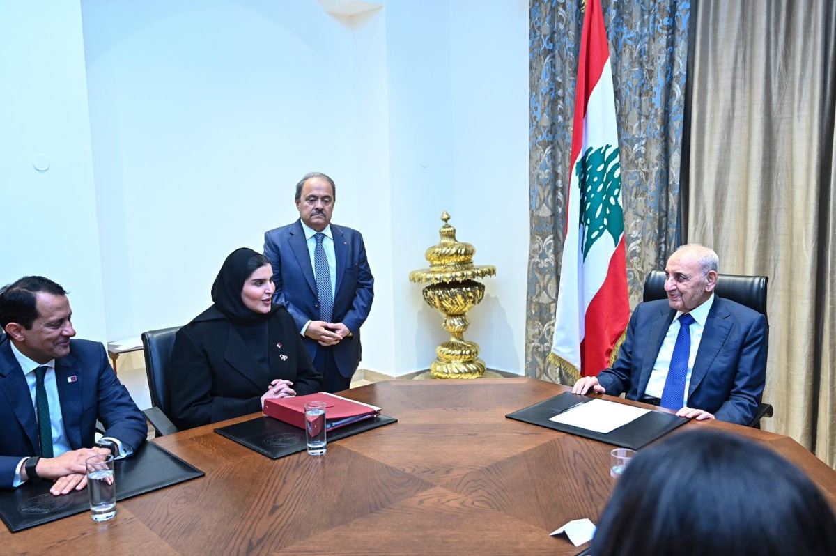  رئيس مجلس النواب اللبناني يجتمع مع وفد وزاري مشترك من قطر وبريطانيا وفرنسا