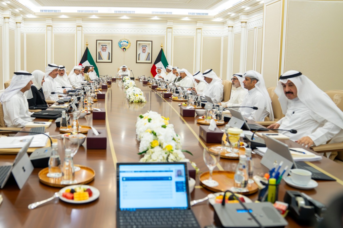 مجلس الوزراء الكويتي يدين الاعتداءات الإيرانية على قطر ودول بالمنطقة