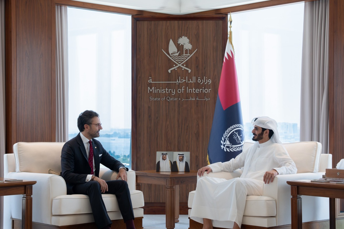 وزير الداخلية يستعرض مع سفير إسبانيا علاقات التعاون بالمجالات الأمنية 
