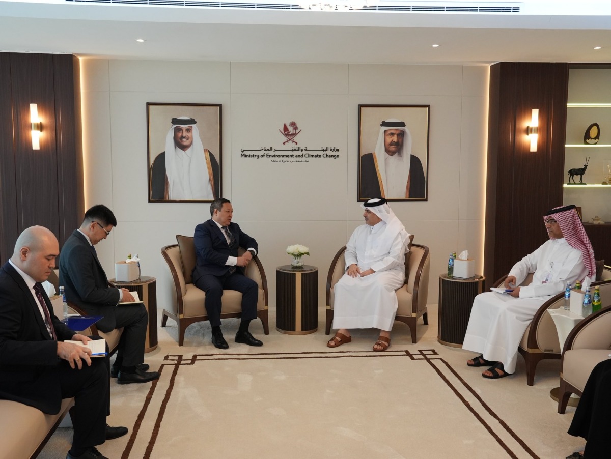  وزير البيئة والتغير المناخي يجتمع مع سفير جمهورية قيرغيزيا