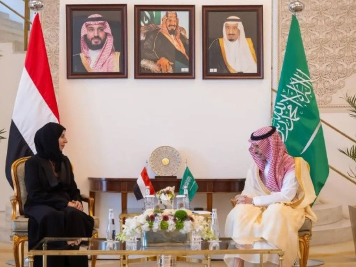 وزيرا خارجية السعودية واليمن يستعرضان مستجدات الأوضاع في المنطقة