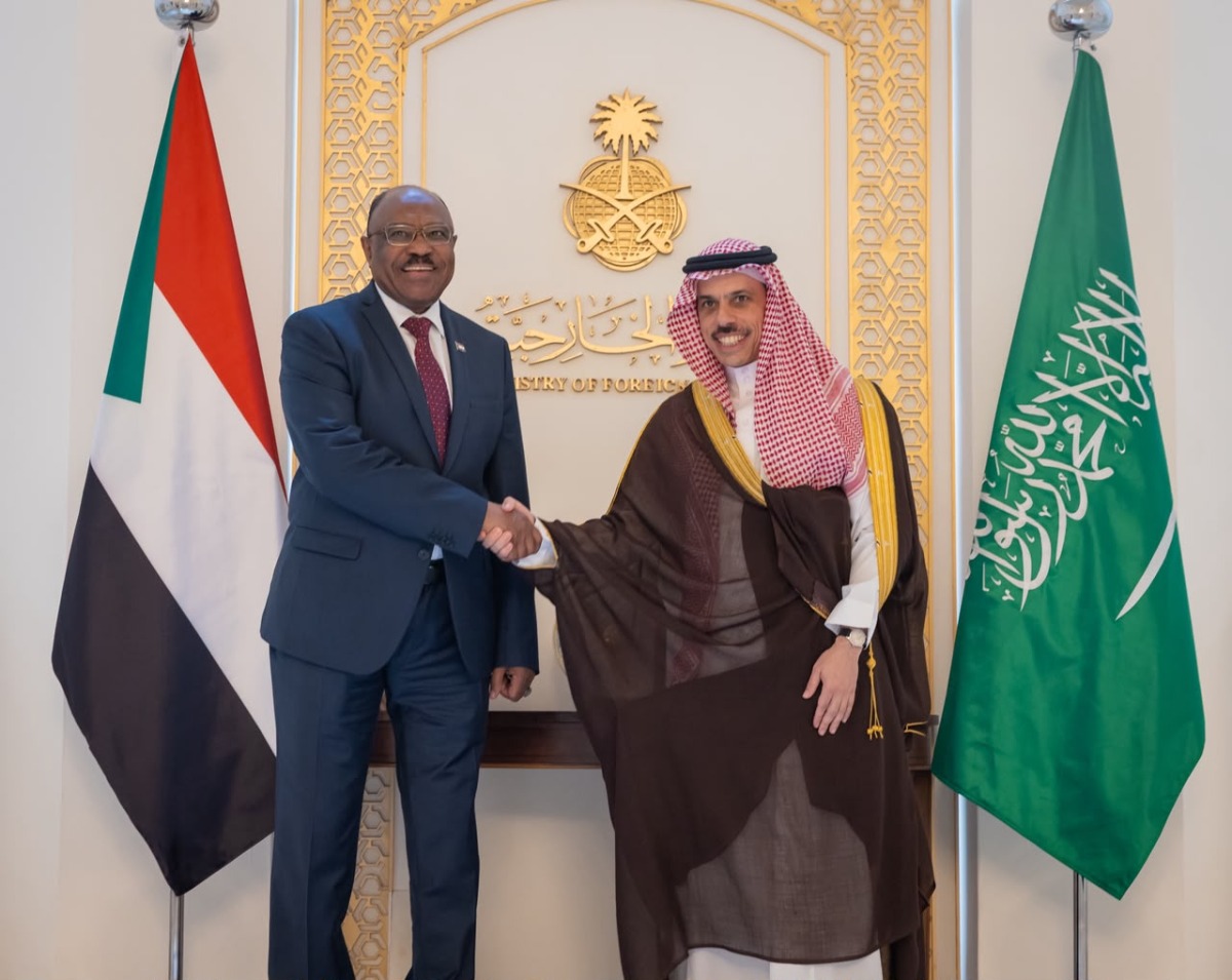 وزير الخارجية السعودي يلتقي نظيره السوداني