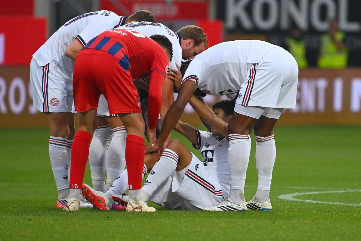 عقب انهياره مرتين في الملعب.. لاعب بايرن ميونخ يكشف حقيقة حالته الصحية