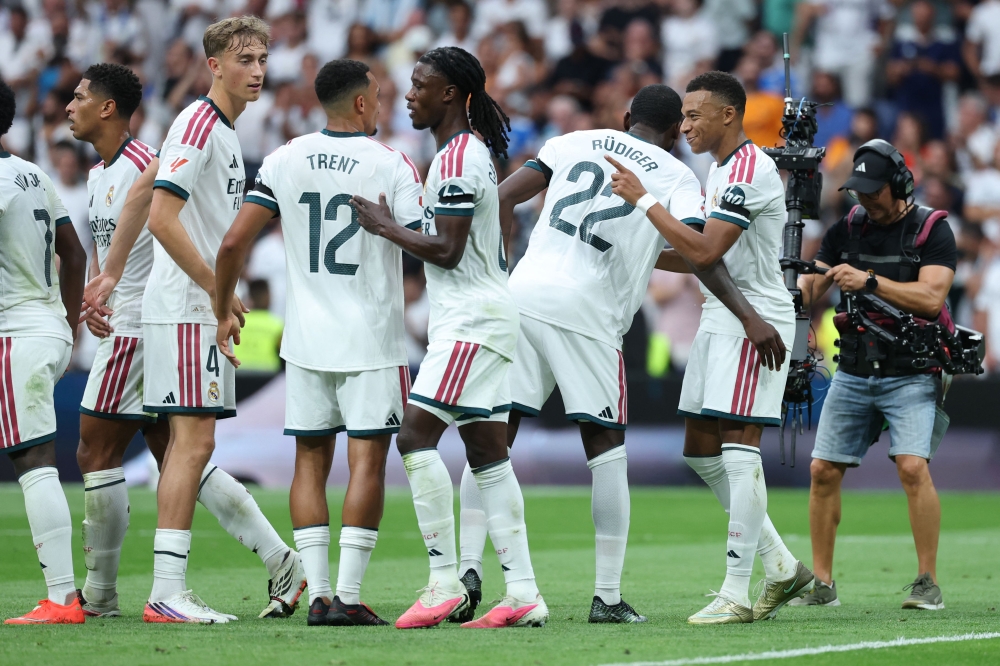 ريال مدريد يكتسح ملقة برباعية ويحافظ على سجله خالياً من الهزائم في البرنابيو