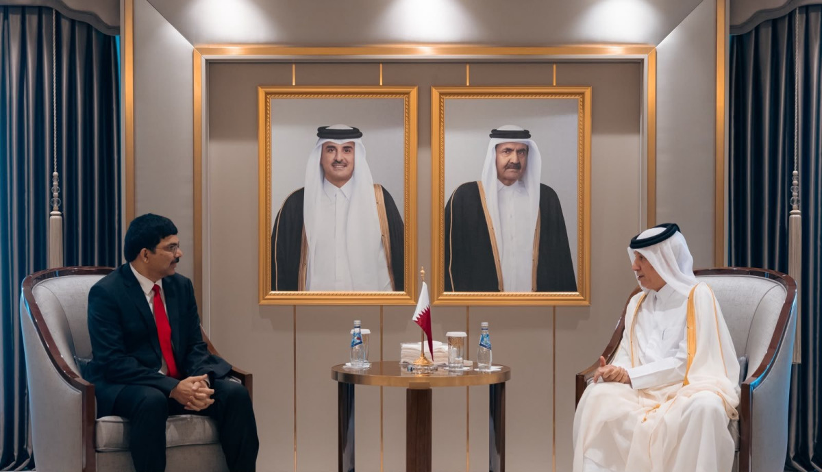  وزير الدولة للشؤون الخارجية يتسلم نسخة من أوراق اعتماد سفير الهند