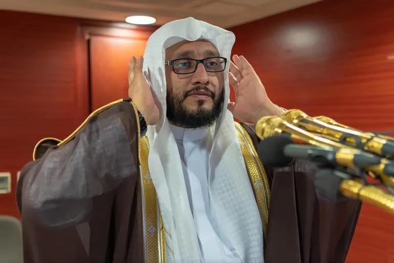 بالفيديو.. آخر أذان رفعه الشيخ إبراهيم المدني مؤذن المسجد الحرام قبل وفاته اليوم