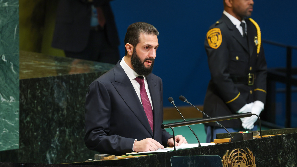 الرئيس السوري: بدأنا رحلة التعافي والنهوض وإعادة بناء مؤسسات الدولة