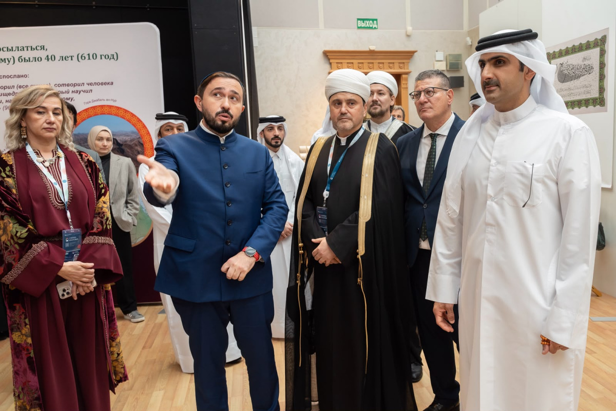 وزير الثقافة يزور المتحف الحكومي لتاريخ الأديان في سانت بطرسبورغ