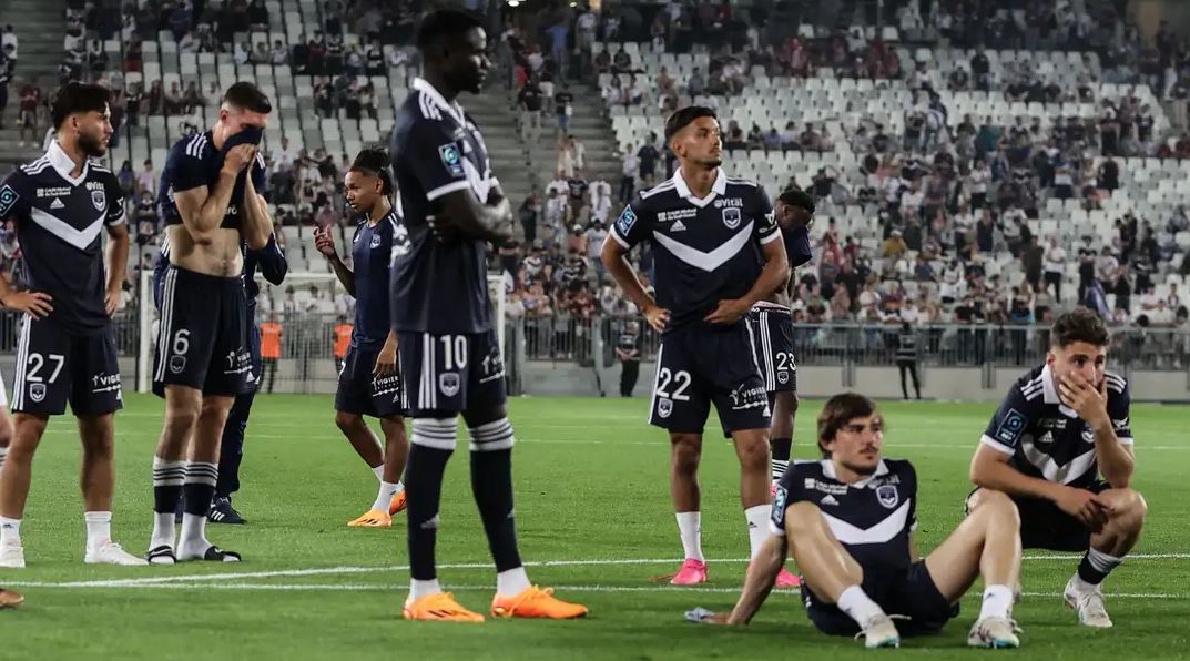 بيع بطل الدوري الفرنسي مقابل يورو واحد بعد هبوطه للدرجة السادسة
