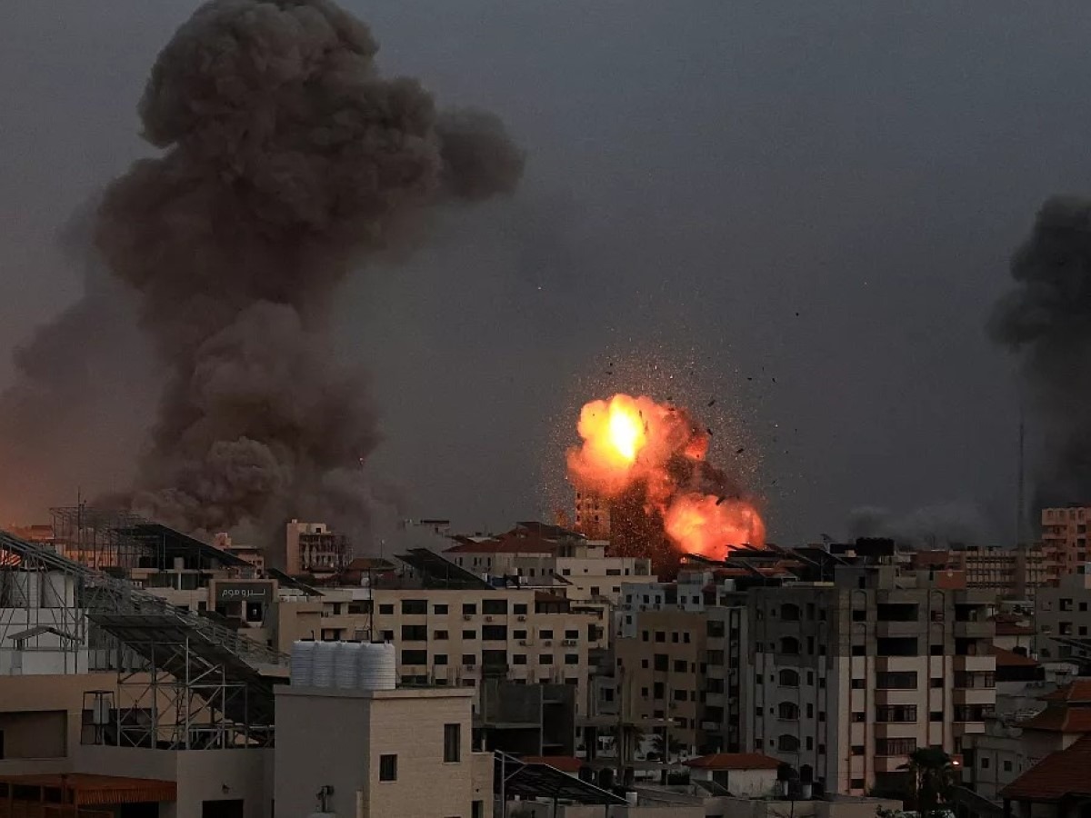استشهاد 5 فلسطينيين وإصابة آخرين في قصف إسرائيلي استهدف شقة سكنية غربي غزة