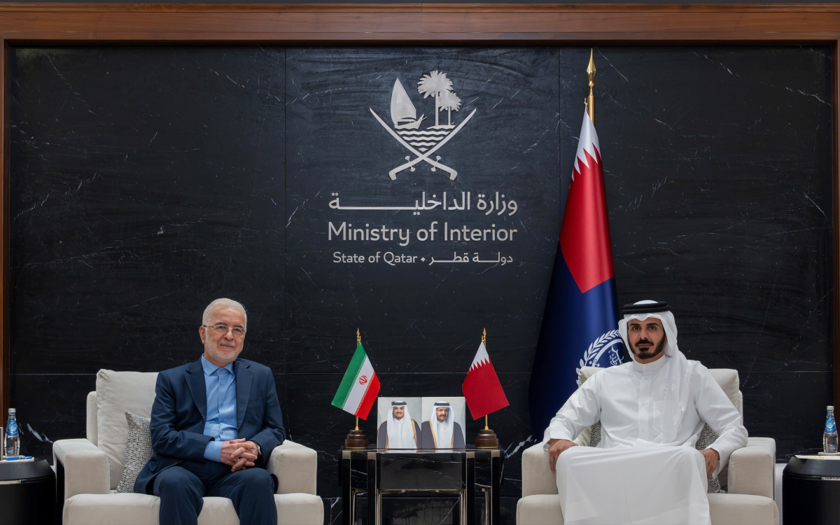 وزير الداخلية يستقبل نظيره الإيراني