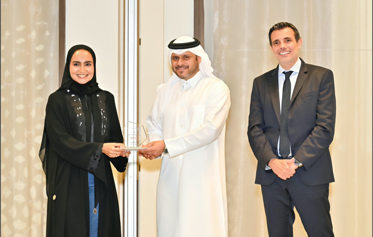 اللجنة العليا للمشاريع والإرث تحصل على جائزة الريادة في التحول بالذكاء الاصطناعي