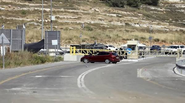 مستعمرون يهاجمون مركبات دبلوماسية لبعثات أوروبية في رام الله
