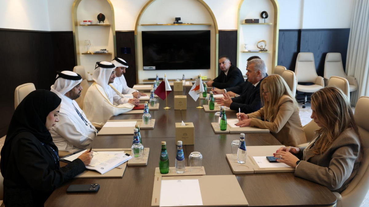 وزير العدل ووزير الدولة لشؤون مجلس الوزراء يجتمع مع وزير العدل والنظام العام في قبرص
